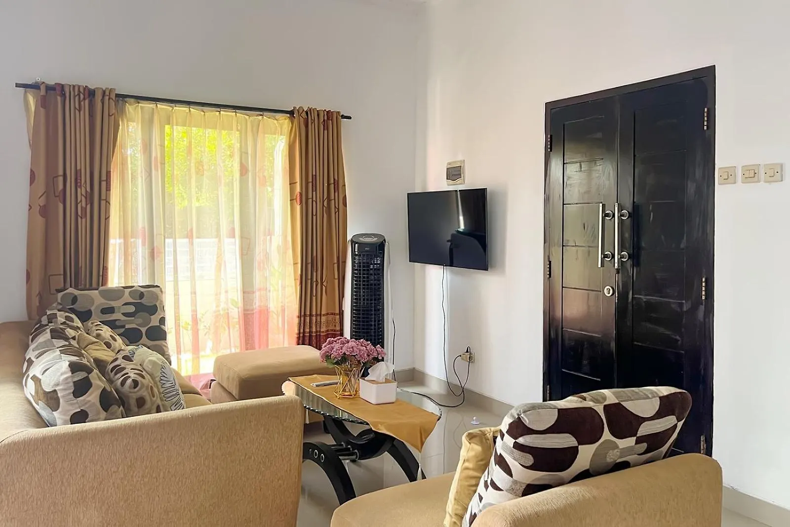 Twospaces Living At Villa Lemon Nusa Dua Nusa Dua  Guest house